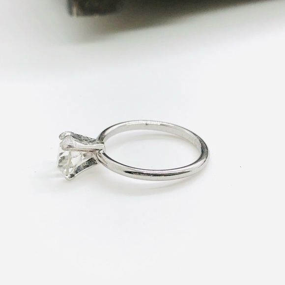 Vintage Clear Crystal Solitaire Uncas Ring - Picture 12 of 13